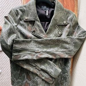 1.STATE
FAUX SNAKESKIN MOTO JACKET.